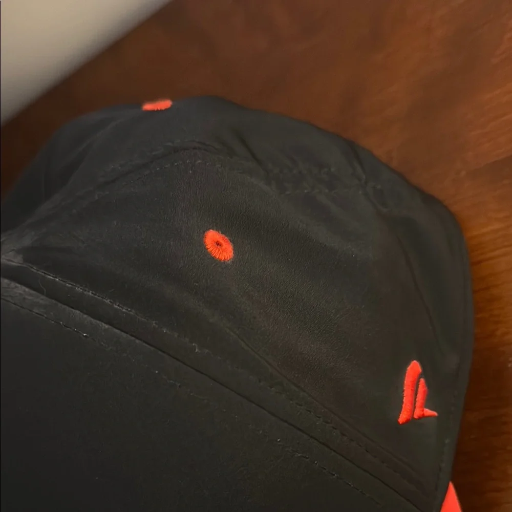 Detroit Red Wings Black and Red Cap NWT size L/XL - Picture 10 of 12